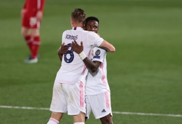 Người hùng Real gọi đồng đội là huyền thoại