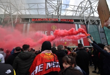 Ông chủ MU nhận cảnh báo 'chỉ mới bắt đầu' sau bạo loạn