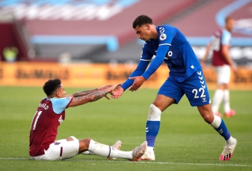 West Ham thua trận ngày Lingard mờ nhạt