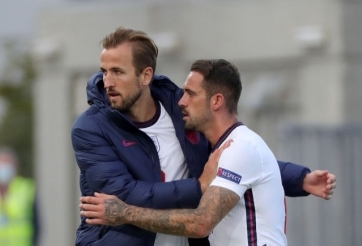 Berbatov can ngăn MU mua tiền đạo tuyển Anh