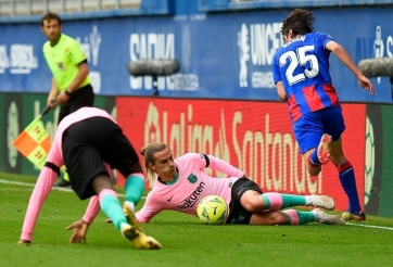 Barca chạy đà cho mùa sau bằng siêu phẩm của Griezmann