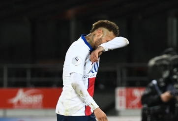 Neymar tạo ra 'quả pen tệ nhất lịch sử' ngày PSG bị truất ngôi