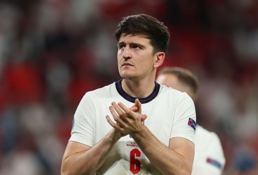 CĐV Anh ẩu đả khiến bố đội trưởng MU trọng thương