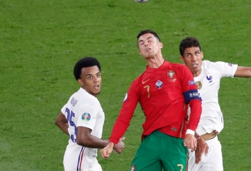 Xác địch cái tên MU mua sau Varane