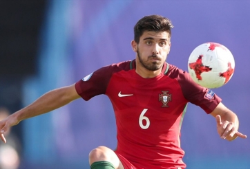 Sao Bồ Đào Nha thích đến MU hơn Arsenal