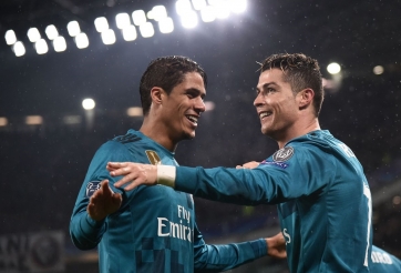 Varane nói nhớ Ronaldo, tiết lộ được Sir Alex đến gặp phụ huynh