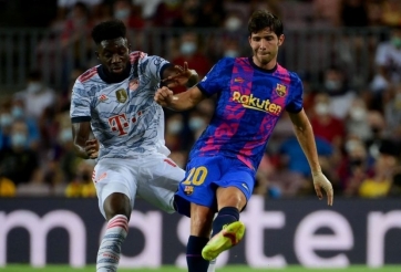 Cầu thủ Barca khóc sau trận thua Bayern