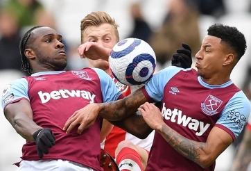 Cựu sao Chelsea: 'Fan MU phải tạ ơn Chúa vì West Ham mất tiền đạo'