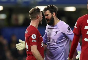 Đồng đội chia sẻ thẳng thắn về hành động 'cáu kỉnh' của đội trưởng Liverpool