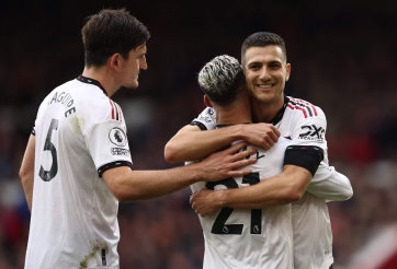 Video: Nghi vấn nội bộ MU chia rẽ, 'trò cưng' Ten Hag không ưa Maguire