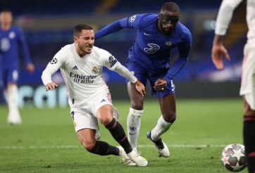 Cận cảnh pha vào bóng rợn người của cựu sao Chelsea