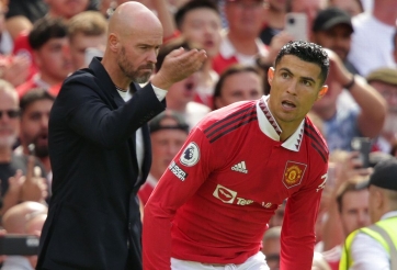 Ten Hag nói lời như 'rót mật vào tai', Ronaldo sáng cửa đá chính trận Brentford vs MU?