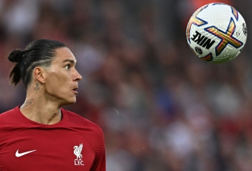 Nhận thẻ đỏ 'ngu ngốc', tân binh Liverpool mang lại lợi thế cực lớn cho... MU