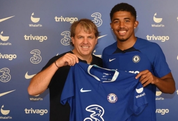 Chính thức: Chelsea ký xong ngôi sao từng khiến Ronaldo phải 'tắt điện'