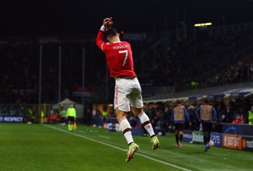 Hậu vỡ mũi, Ronaldo bất ngờ có 'vũ khí bí mật' trước trận derby Manchester