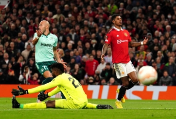 Các cầu thủ MU bất lực như thế nào trước 'người nhện' Omonia?