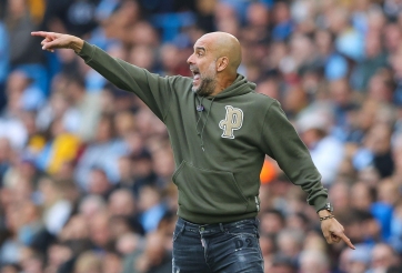 Man City vượt ải Brighton, Pep ngầm ám chỉ một người giỏi hơn Messi