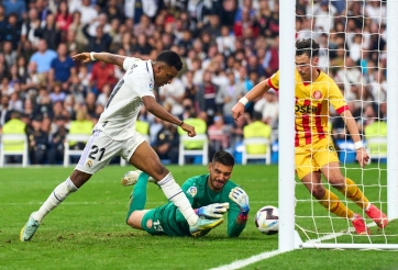 Trọng tài gây tranh cãi, Real Madrid mất điểm đầy đáng tiếc trong trận cầu 100 phút