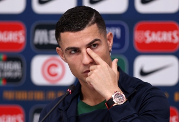 Ronaldo gây bất ngờ với tuyên bố sau khi bị MU cắt hợp đồng