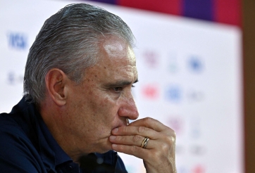 HLV Brazil khóc nức nở khi nhắc về tình trạng của 'Vua bóng đá' Pele