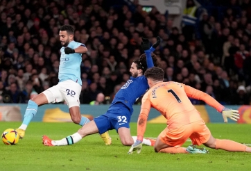 Gián tiếp khiến Chelsea thua trận, Kepa bị cáo buộc bán độ trước Man City