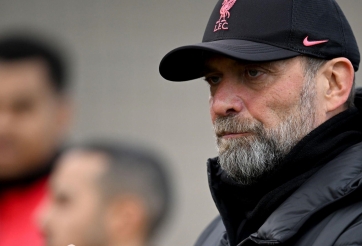 Thua thảm Brighton, HLV Klopp gửi 'tín hiệu khẩn' tới BLĐ Liverpool