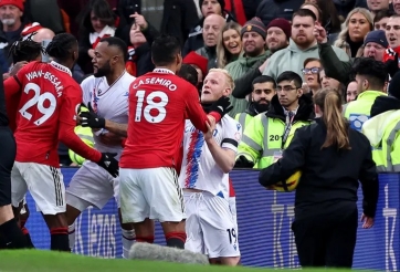 MU chuẩn bị nhận án phạt nặng từ FA sau màn 'bóp cổ' đối thủ của Casemiro