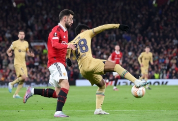 Suýt báo hại MU, Bruno Fernandes bị chê phòng ngự 'quá non'