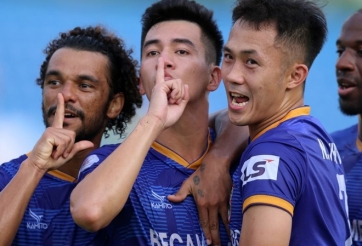 VIDEO: Cú hattrick đẳng cấp của tiền đạo ĐTVN vào lưới Nam Định