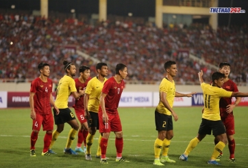 BLV FOX Sports: 'Việt Nam áp lực vì là đội cửa trên so với Malaysia'