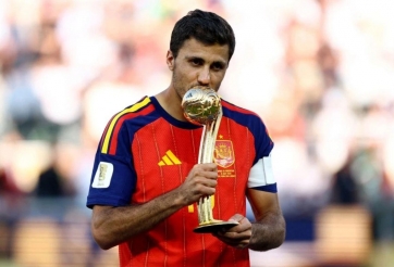 Quả bóng Vàng World Cup làm mọi cách để sang Barca