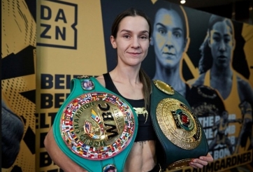 Bị hạ knock out, 'độc cô cầu bại' mất ngôi vô địch thế giới