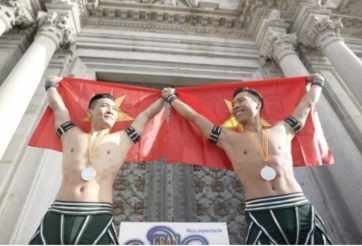 Quốc Cơ và Quốc Nghiệp phá kỷ lục Guinness thế giới