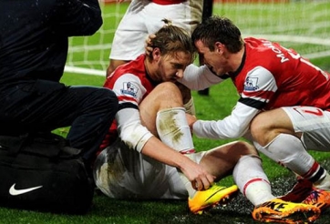 Arsenal khủng hoảng hàng công sau trận thắng Cardiff