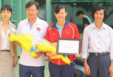 Ánh Viên nhận giải 'Ấn tượng vàng SEA Games 27'