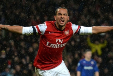 Walcott sẵn sàng cạnh tranh khi Arsenal có tiền đạo mới