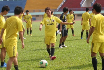 Vừa tới Việt Nam, U19 Nhật Bản lao vào tập luyện