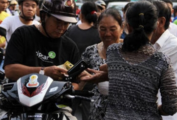 Phe vé vây sân Thống Nhất, đẩy giá xem U19 Việt Nam lên cả triệu đồng