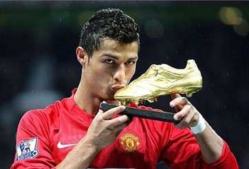 Tại sao Cristiano Ronaldo kiêu ngạo?