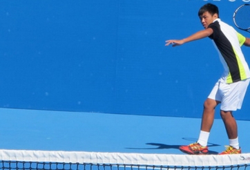 Lý Hoàng Nam dạo chơi vào vòng 2 giải quần vợt Coffee Bowl