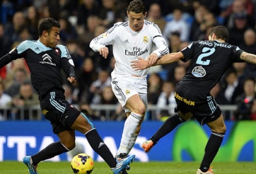 Real madrid 3-0 Celta Vigo: Ronaldo chạm mốc 400 bàn thắng