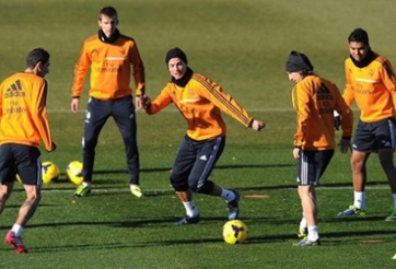 Cận cảnh tình huống Ronaldo biến Pepe thành gã hề