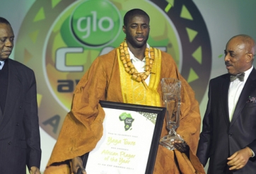 Yaya Toure giành Quả bóng vàng châu Phi lần thứ 3 liên tiếp