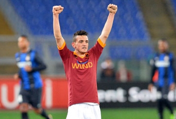 Video: Siêu phẩm “xe đạp chổng ngược” tuyệt đẹp của sao AS Roma