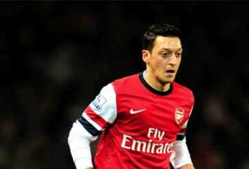 Ancelotti thừa nhận sai lầm khi bán Ozil