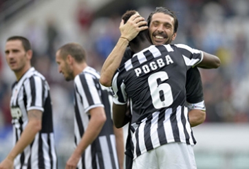 Buffon chê Man United bị ‘mù’