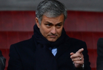 Mourinho khiến nội bộ Man Utd thêm lục đục