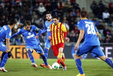 Messi lập cú đúp giúp Barca vào tứ kết Cúp nhà Vua