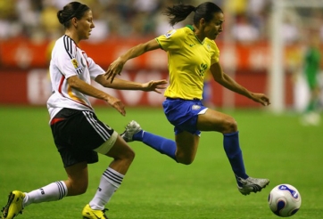 Video: Những kỹ năng hoàn hảo của Marta - Ronaldinho của bóng đá nữ