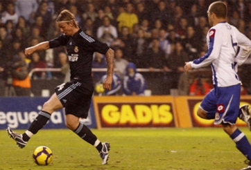 Video: Cú giật gót thiên tài và đậm chất nghệ sỹ của huyền thoại Real Madrid